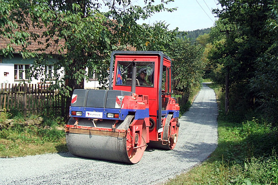 V Životicích se dočkali opravených cest.